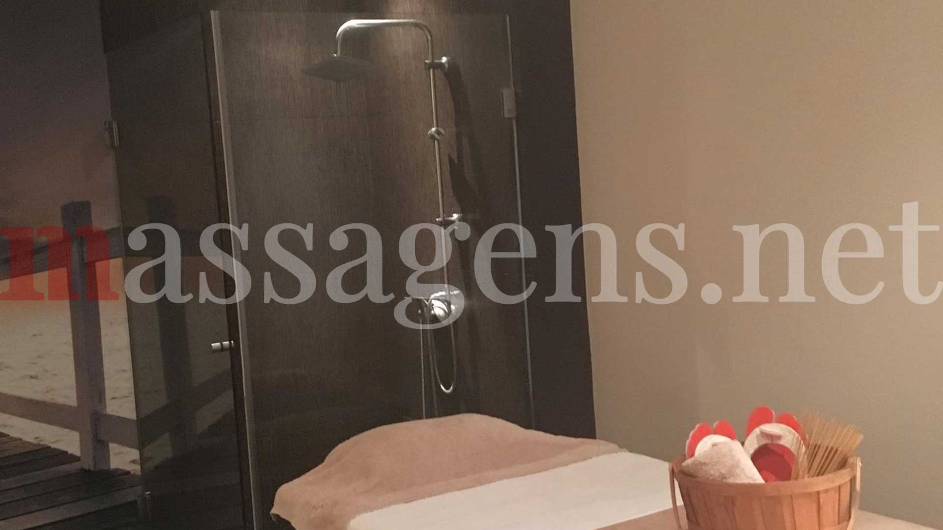 Foto horizontal Massagista Beatriz Oliveira