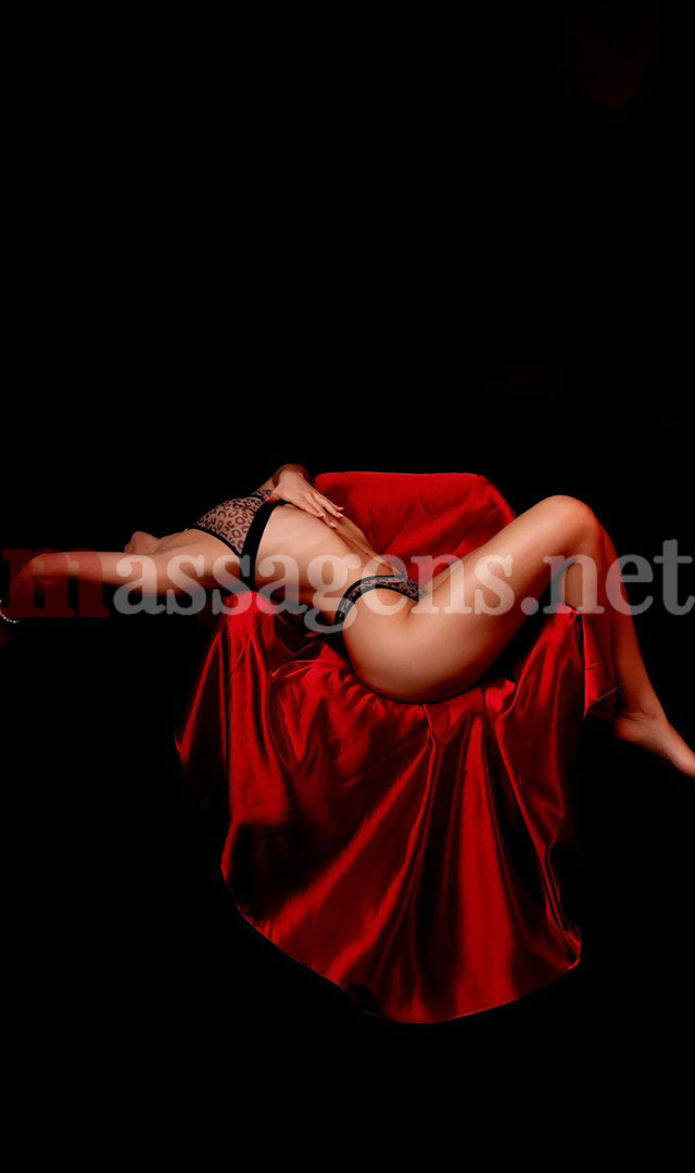 Foto vertical Massagista Bia Angels