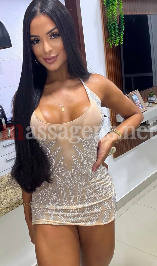 Foto vertical Acompanhante Bianca Andrade