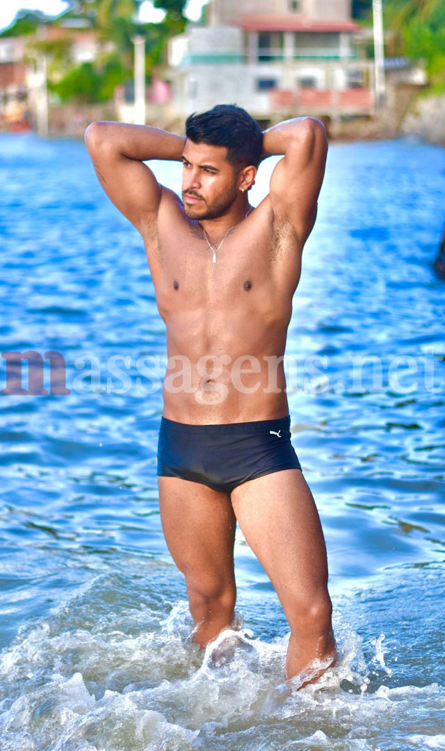 Foto vertical Massagista Bruno