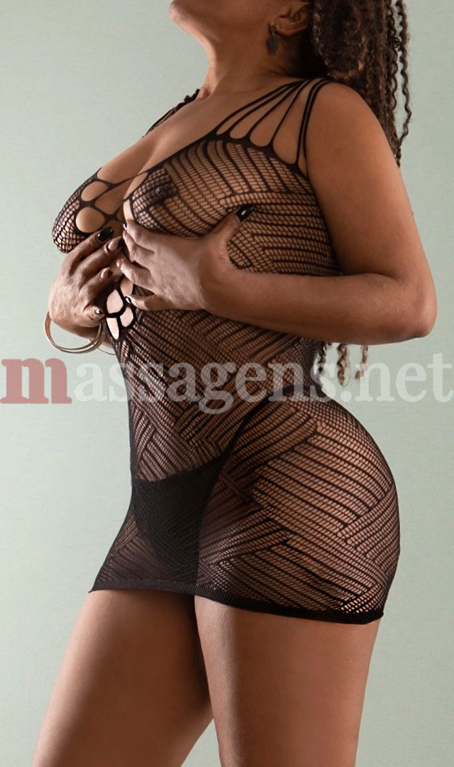 Foto vertical Massagista Dayane