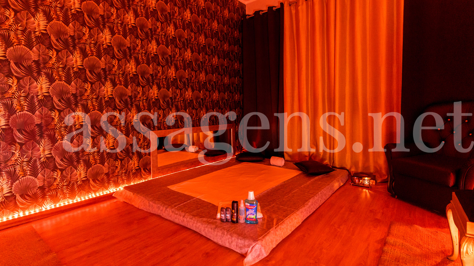 Foto horizontal Massagista Glamour Spa