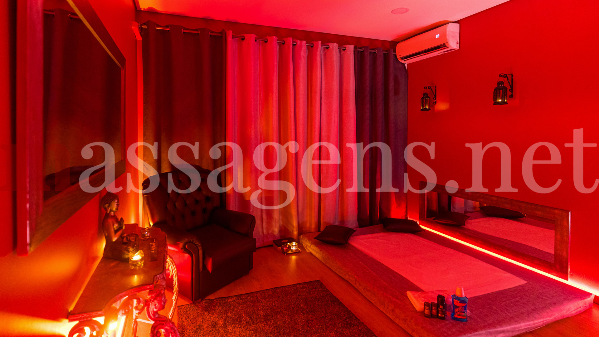 Foto horizontal Massagista Glamour Spa