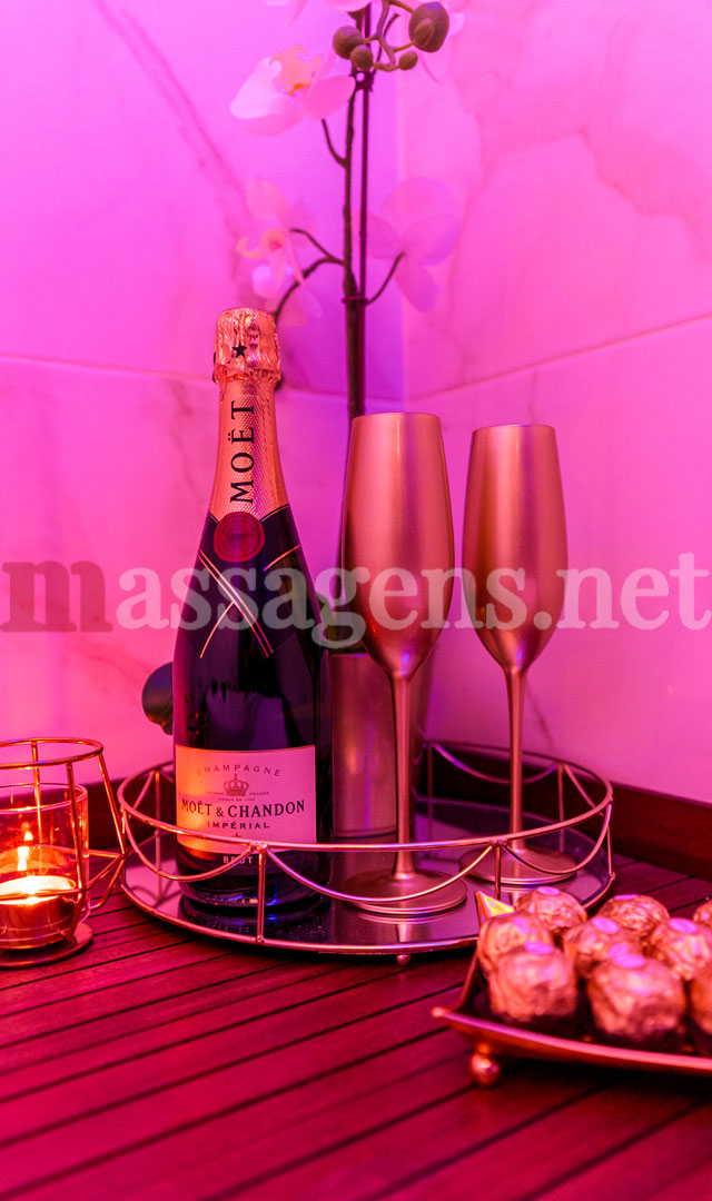 Foto vertical Massagista Instalações