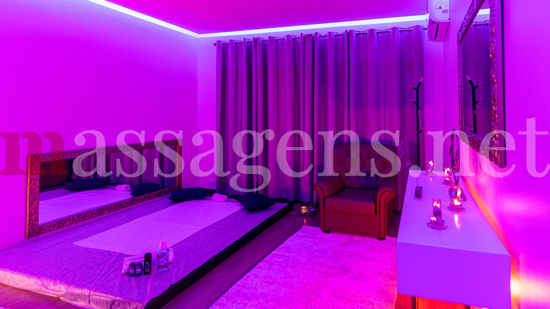 Foto horizontal Massagista Instalações