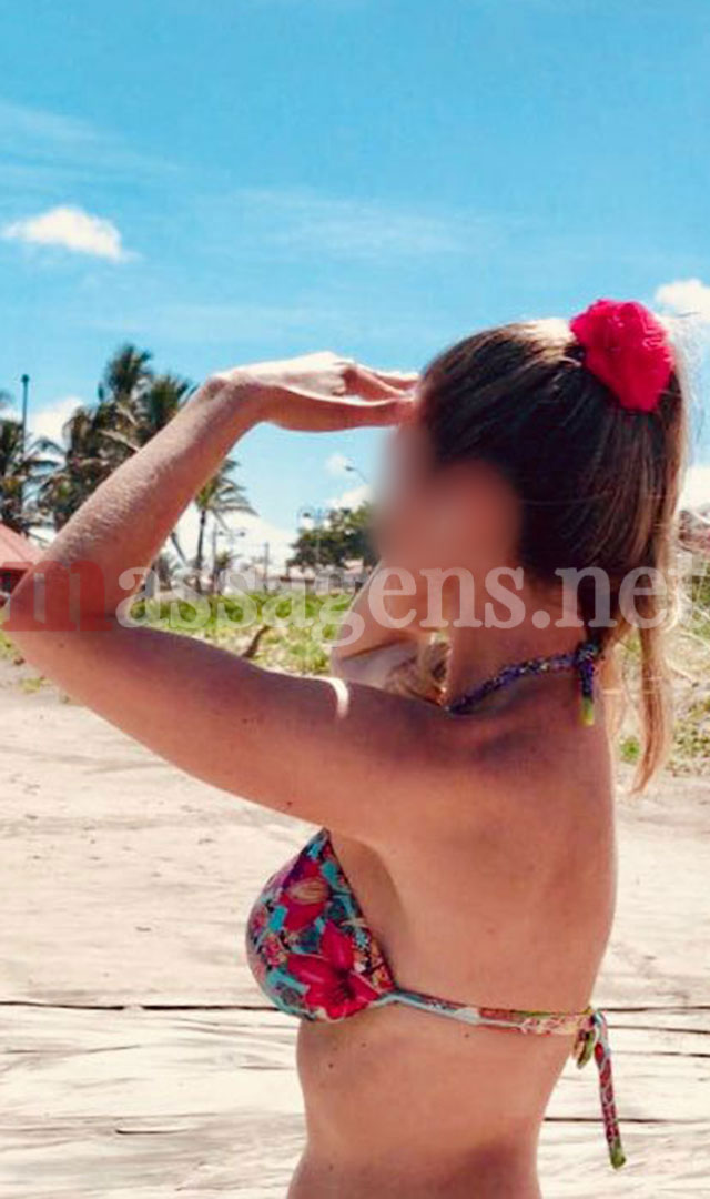 Foto vertical Massagista Isabella