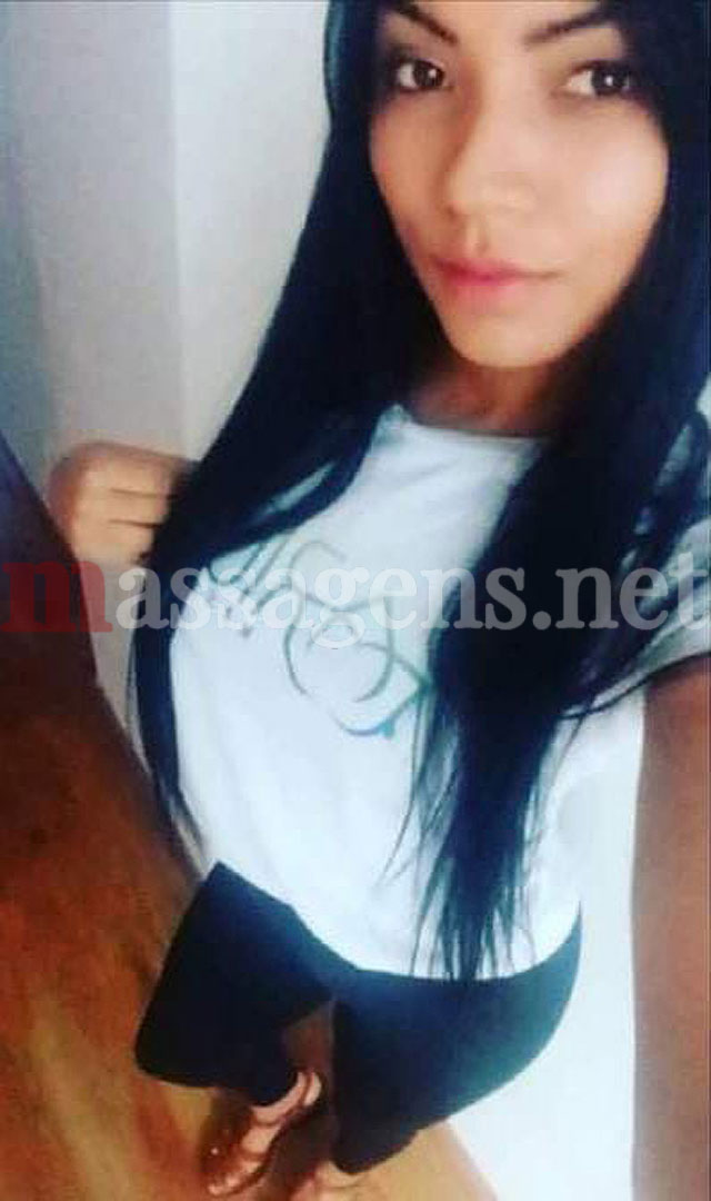 Foto vertical Massagista Jéssica Scorza