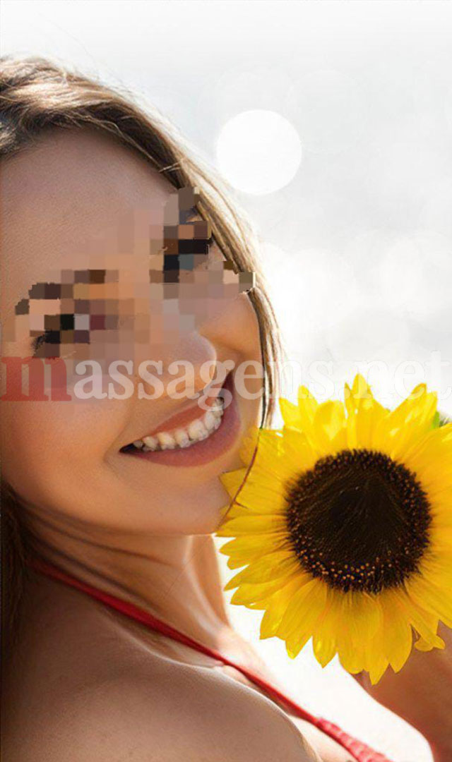 Foto vertical Massagista Kiara