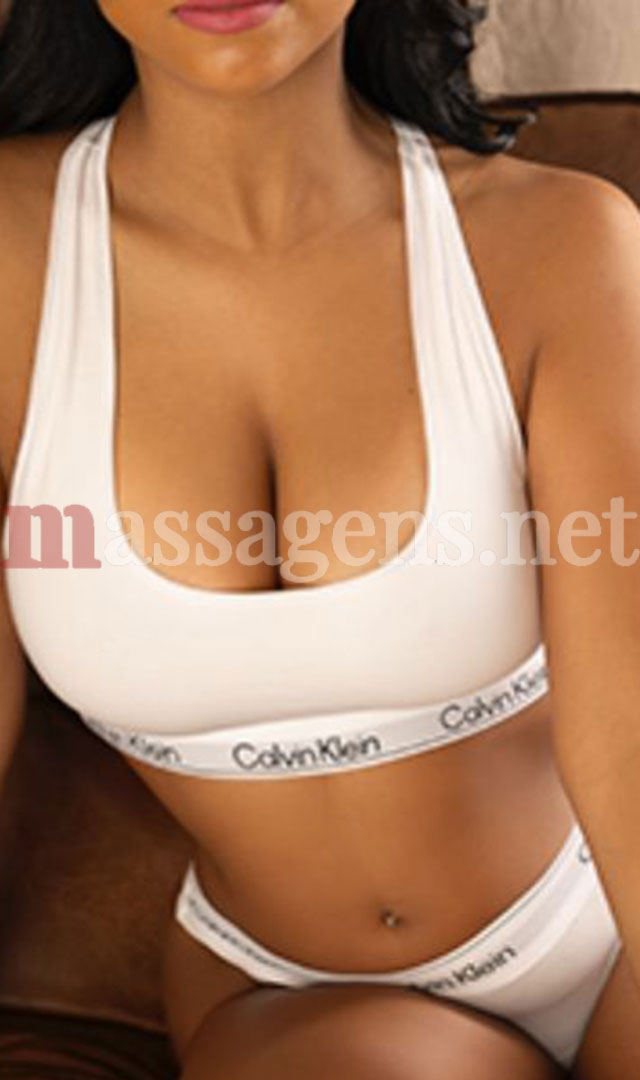 Foto vertical Massagista Laura Fênix