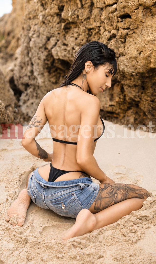 Foto vertical Massagista Paola Tantric