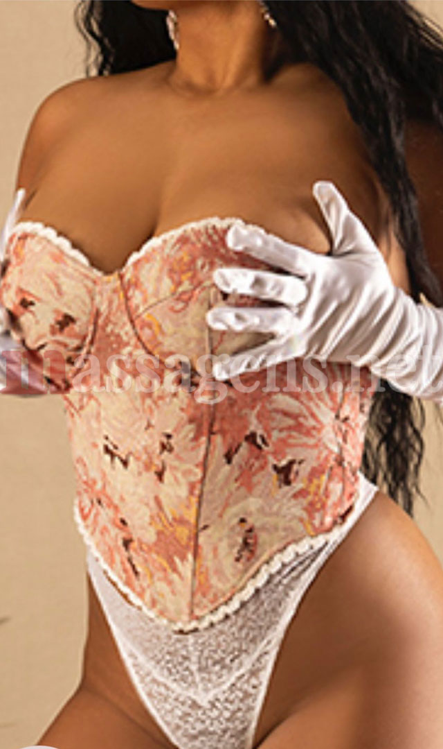 Foto vertical Massagista Rebeca Vénus