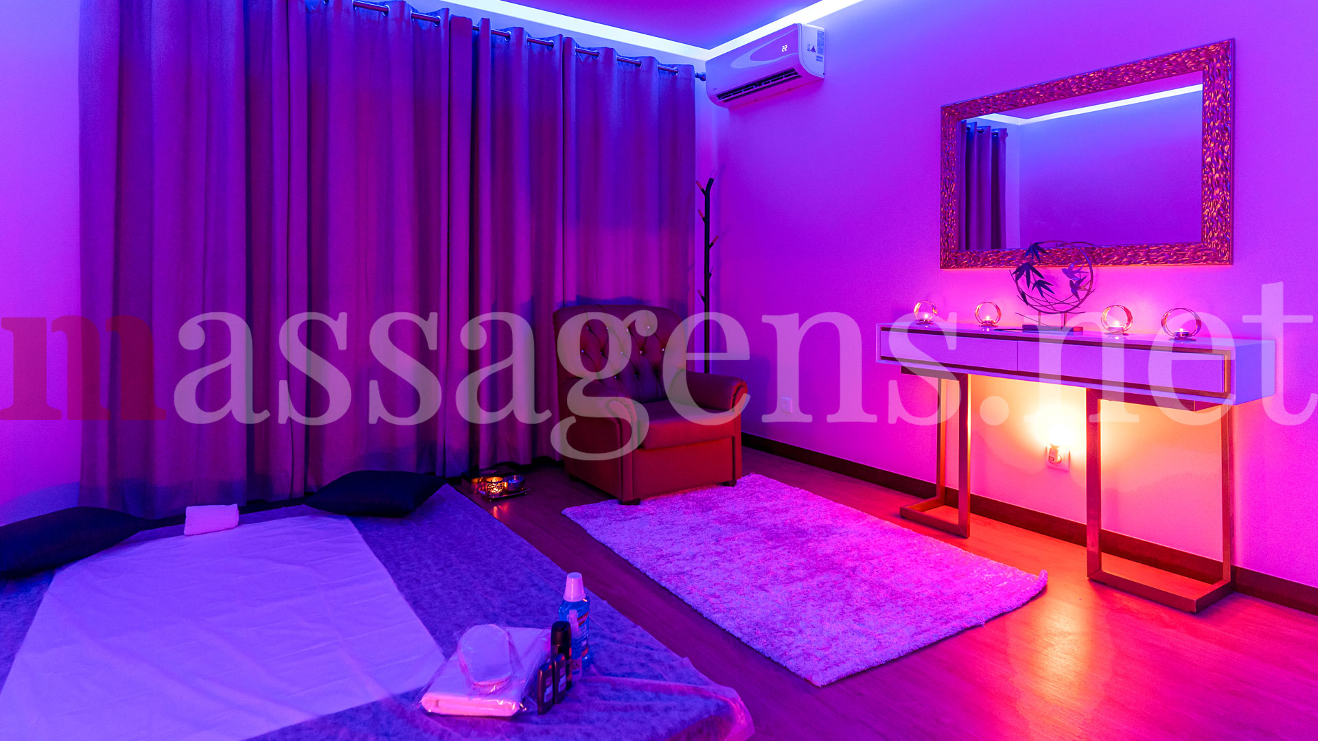 Poster Massagista Instalações